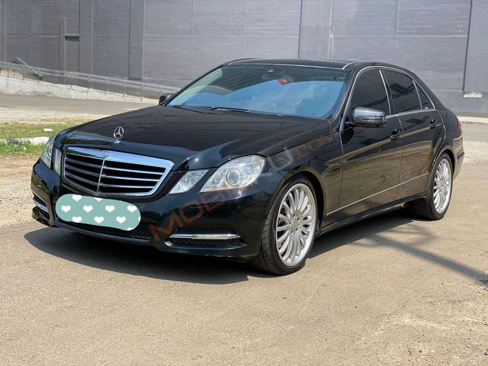 Mobil Mercedes-Benz E-Class 2011