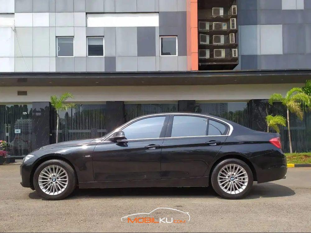 Mobil BMW 3 Series 2014