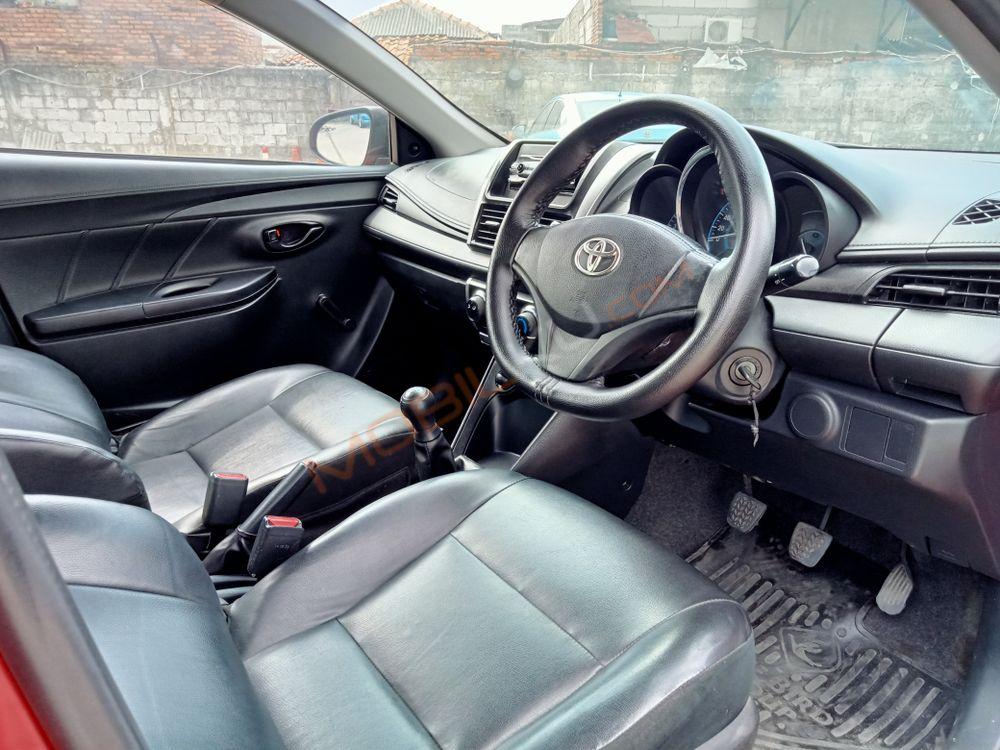 Mobil Toyota Limo 2014