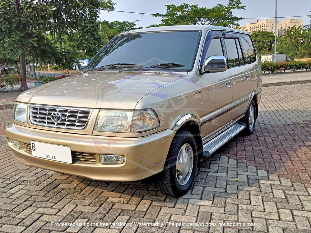 Mobil Toyota Kijang 2001