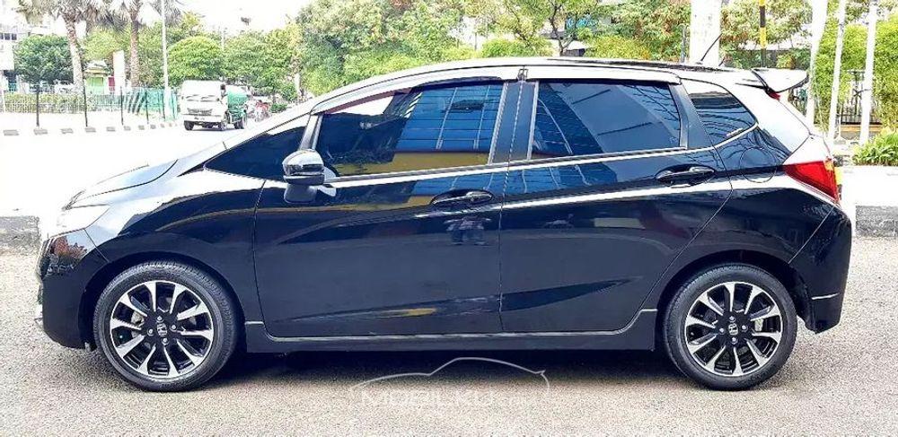 Mobil Honda Jazz 2016