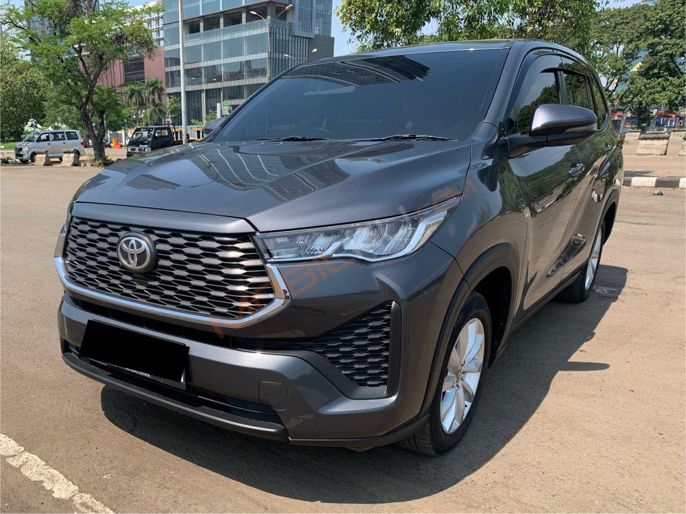 Mobil Toyota Kijang Innova Zenix 2023