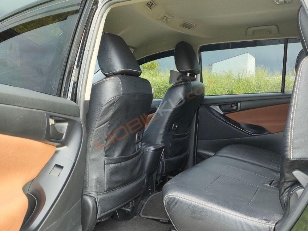 Mobil Toyota Kijang Innova 2020