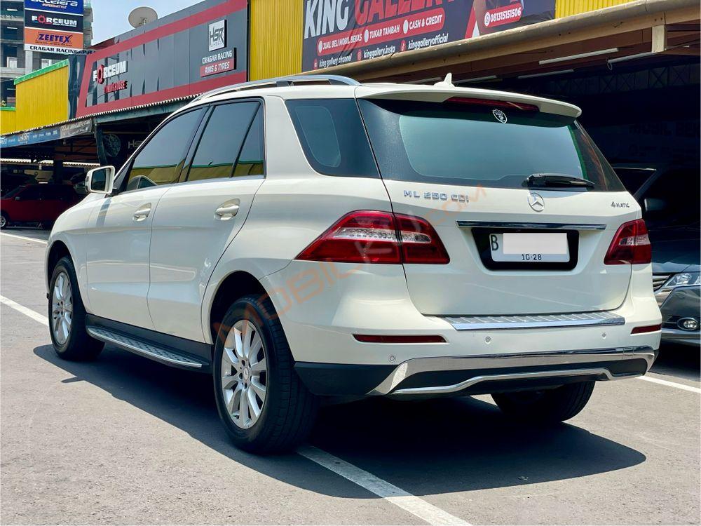 Mobil Mercedes-Benz ML 2013