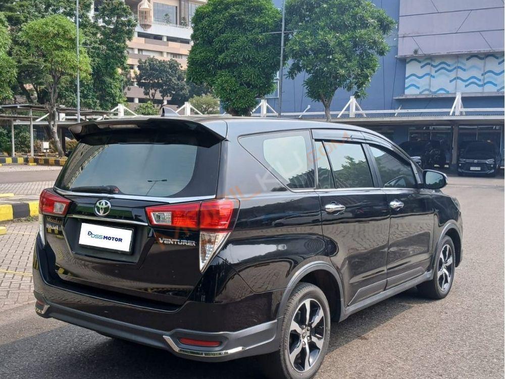 Mobil Toyota Kijang Innova 2021