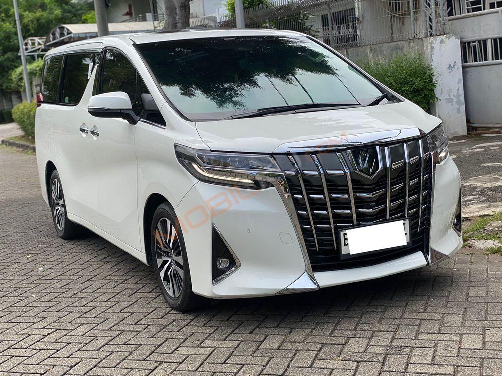 Mobil Toyota Alphard 2020