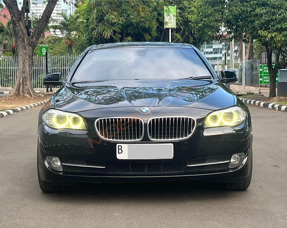 Mobil BMW 5 Series 2013