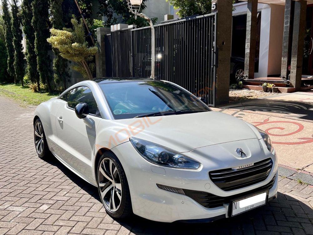 Mobil Peugeot RCZ 2013
