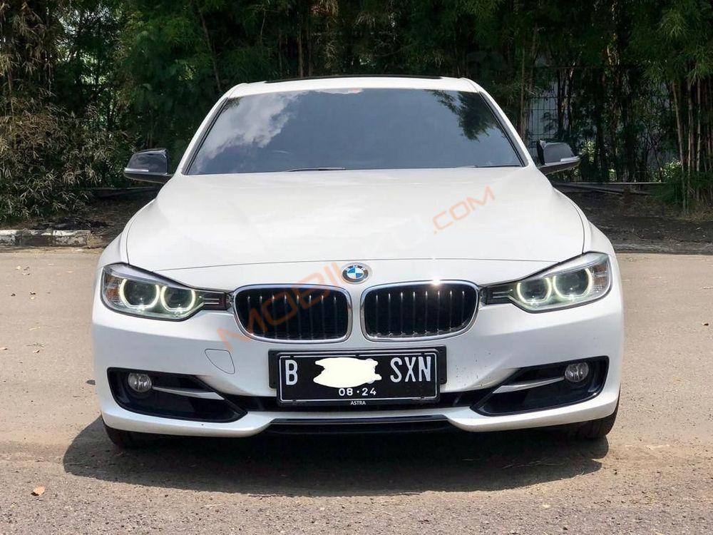 Mobil BMW 3 Series 2014