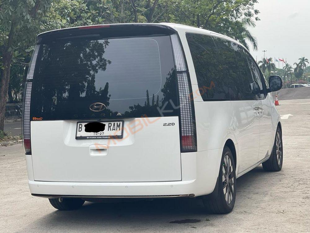 Mobil Hyundai Staria 2022