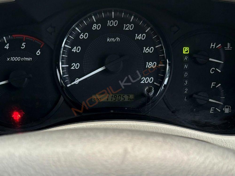 Mobil Toyota Kijang Innova 2014