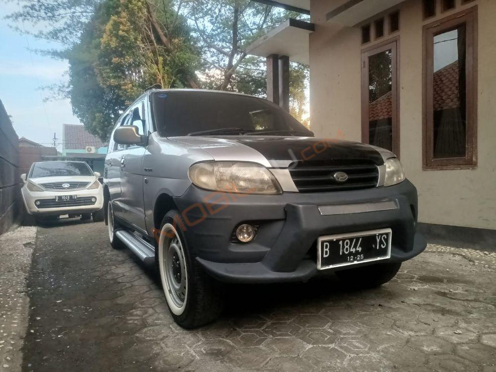 Mobil Daihatsu Taruna 2002
