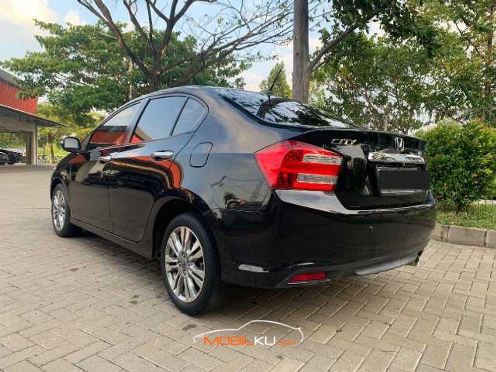 Mobil Honda City Sedan 2012