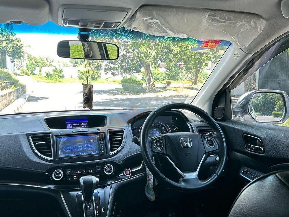 Mobil Honda CR-V 2015