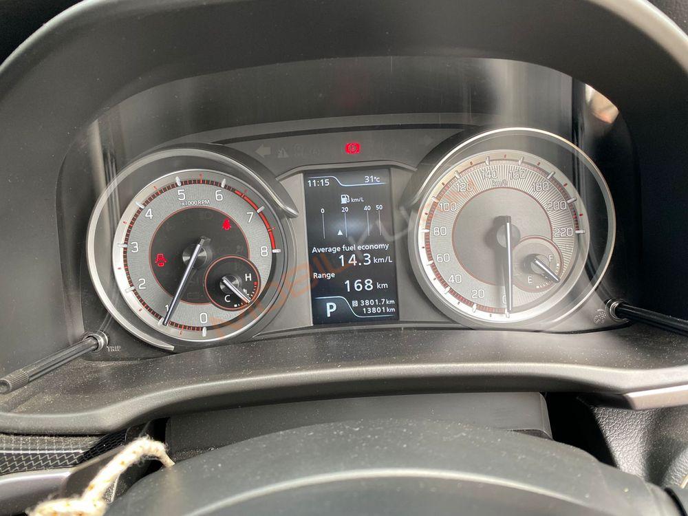 Mobil Suzuki XL7 2022