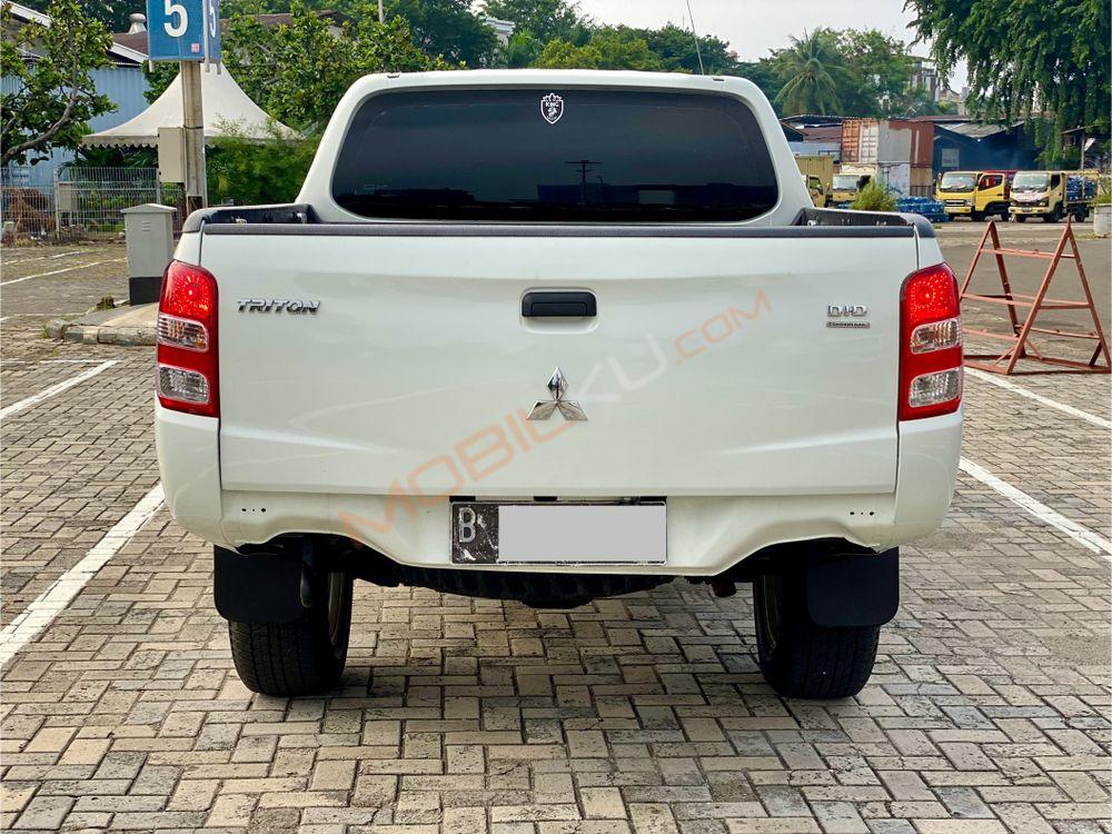 Mobil Mitsubishi Triton 2017