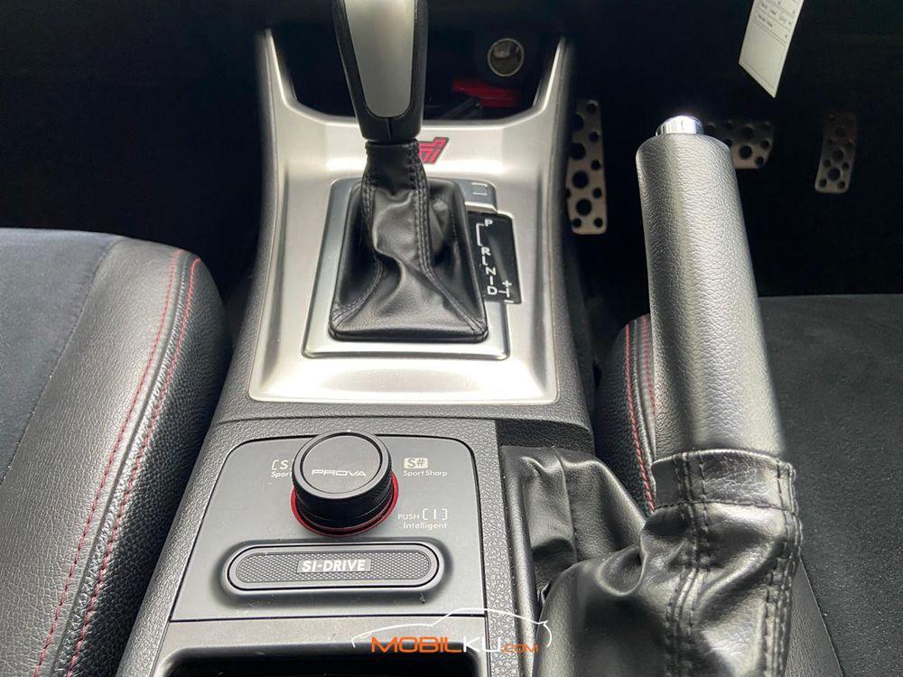 Mobil Subaru Impreza 2013