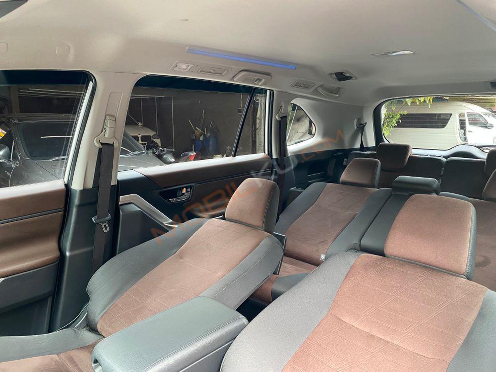 Mobil Toyota Kijang Innova Zenix 2023