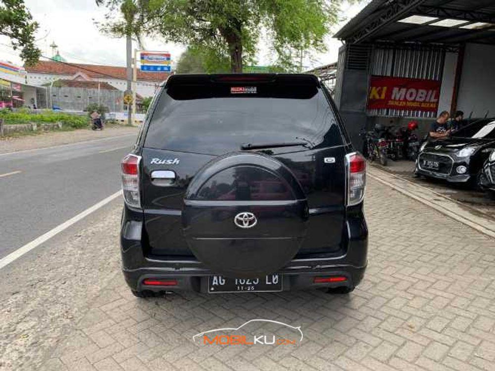 Mobil Toyota Rush 2012