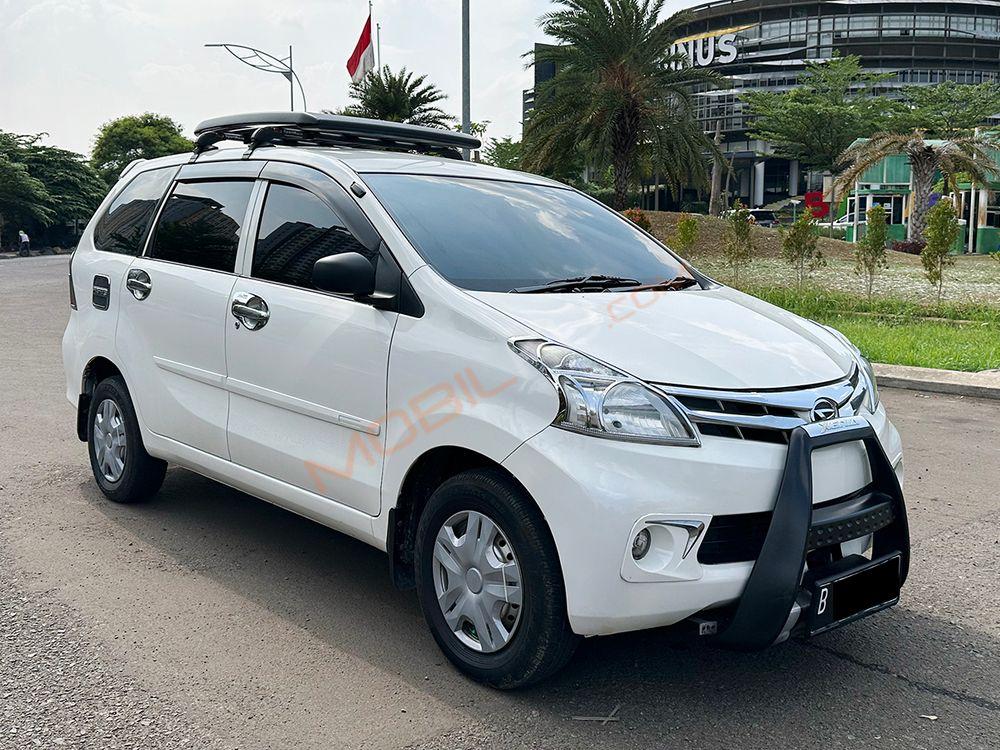 Mobil Daihatsu Xenia 2015