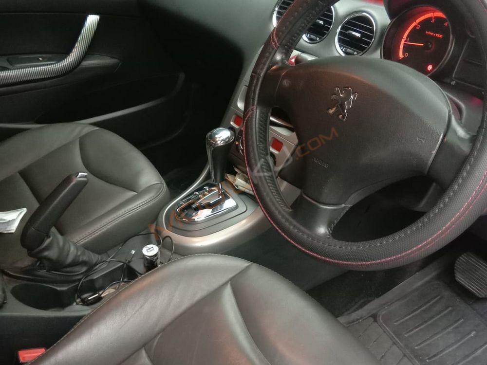 Mobil Peugeot 408 2012