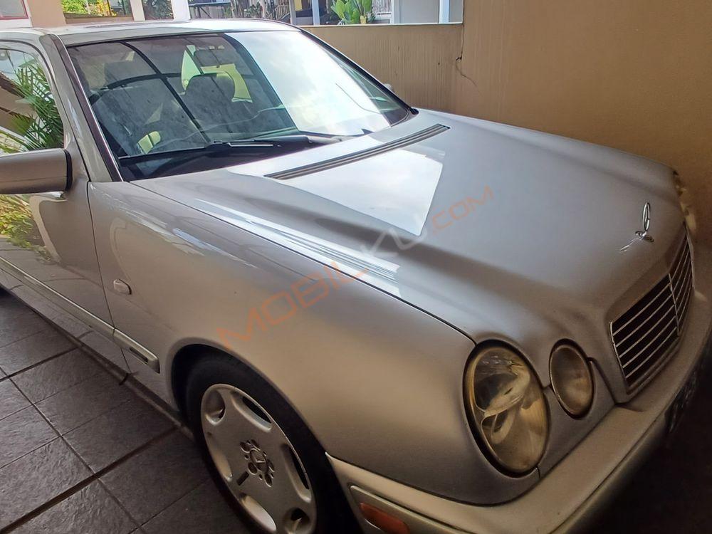 Mobil Mercedes-Benz E-Class 1997