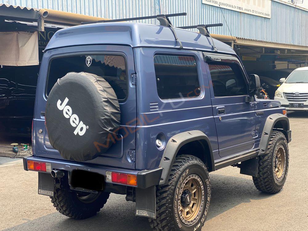 Mobil Suzuki Katana 2005