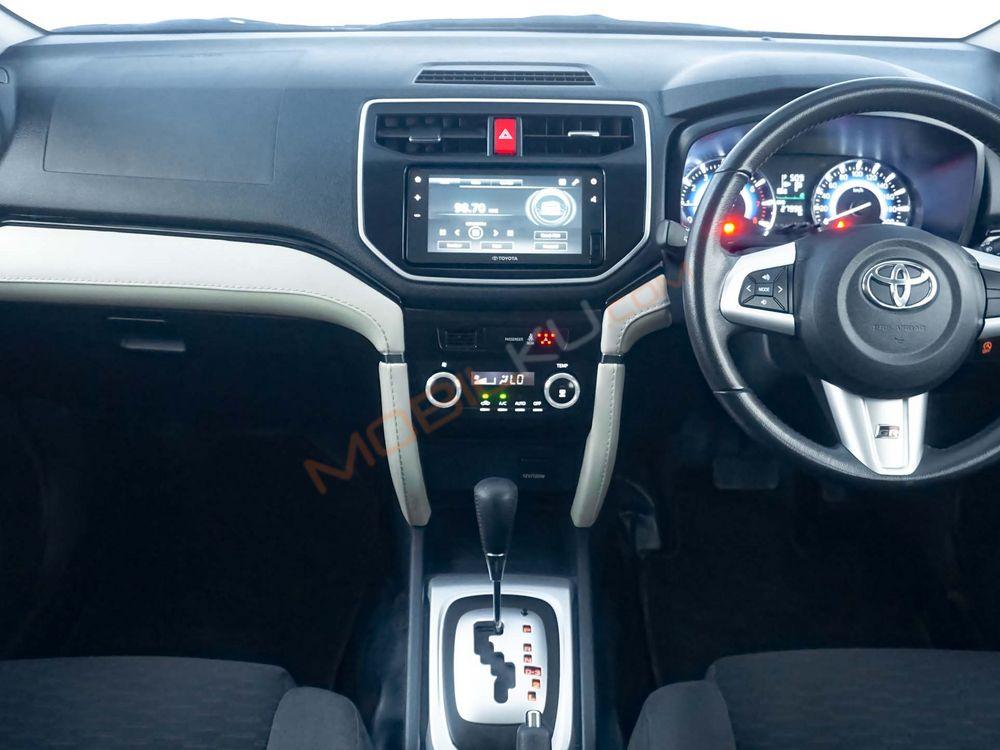 Mobil Toyota Rush 2021