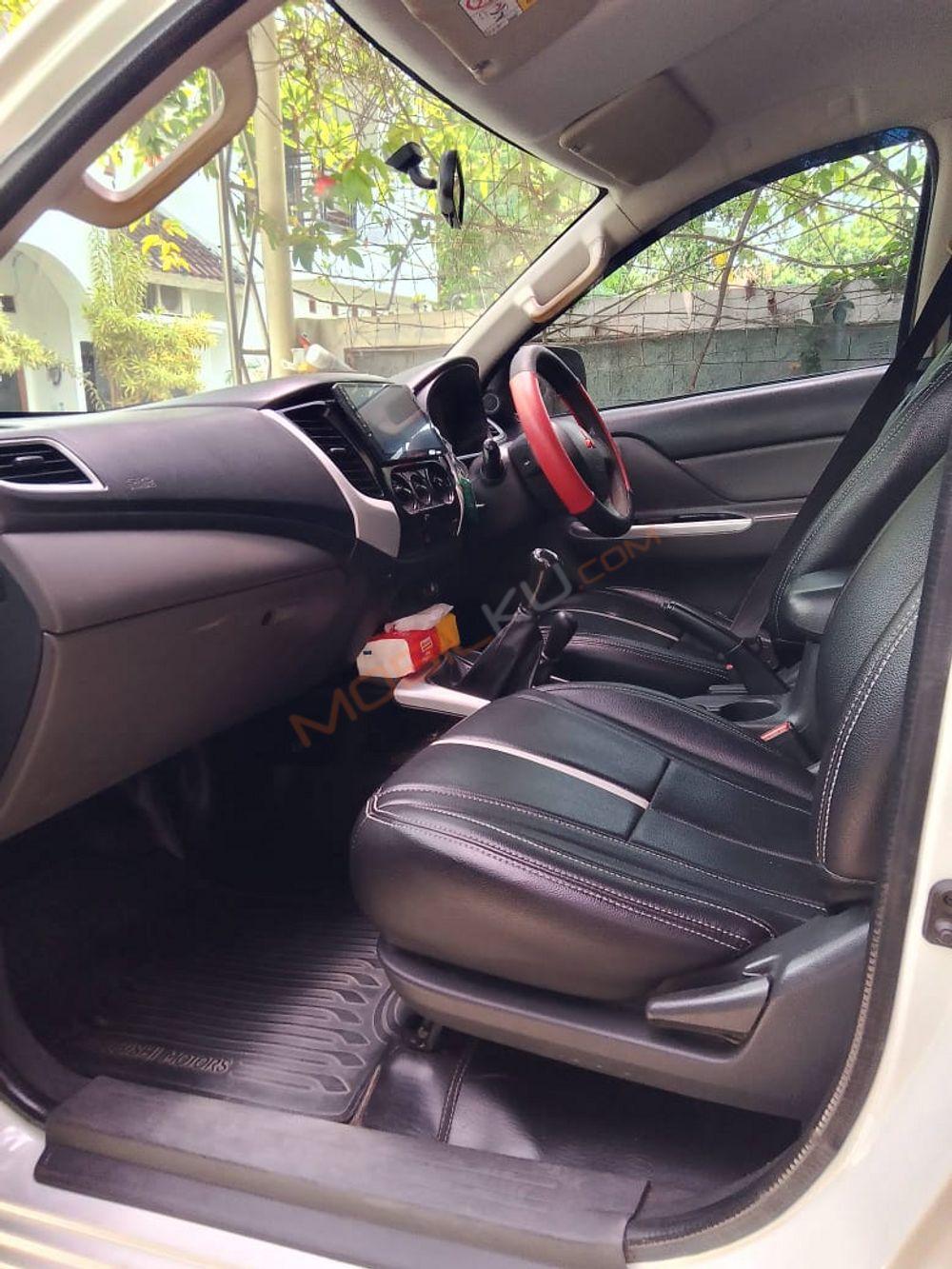 Mobil Mitsubishi Triton 2018