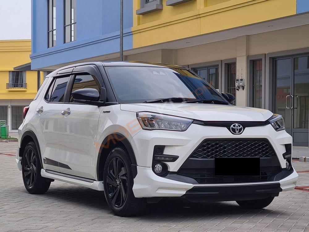 Mobil Toyota Raize 2021