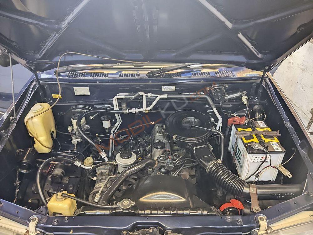 Mobil Toyota Kijang 1998