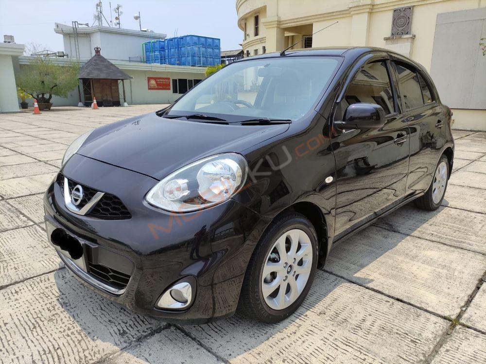 Mobil Nissan March 2015