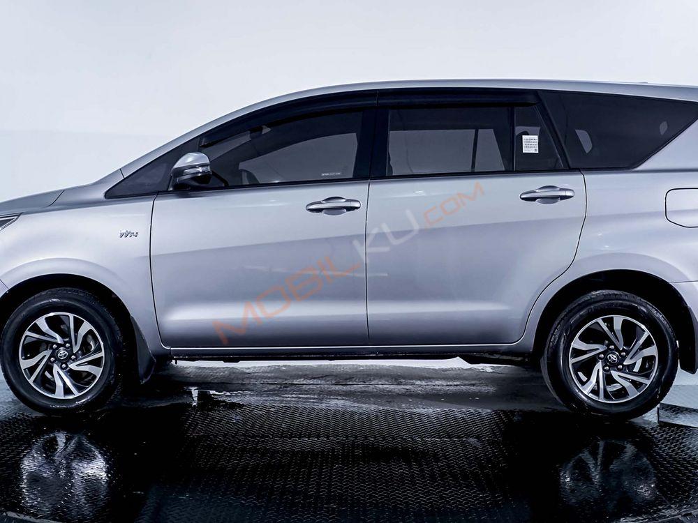 Mobil Toyota Kijang Innova 2022