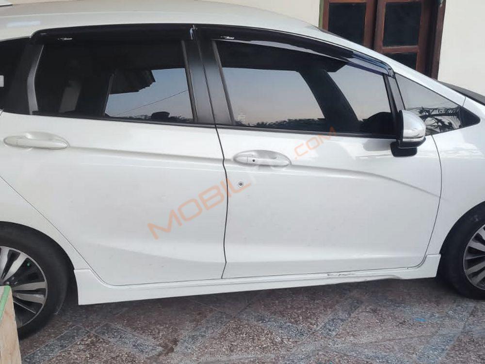 Mobil Honda Jazz 2015