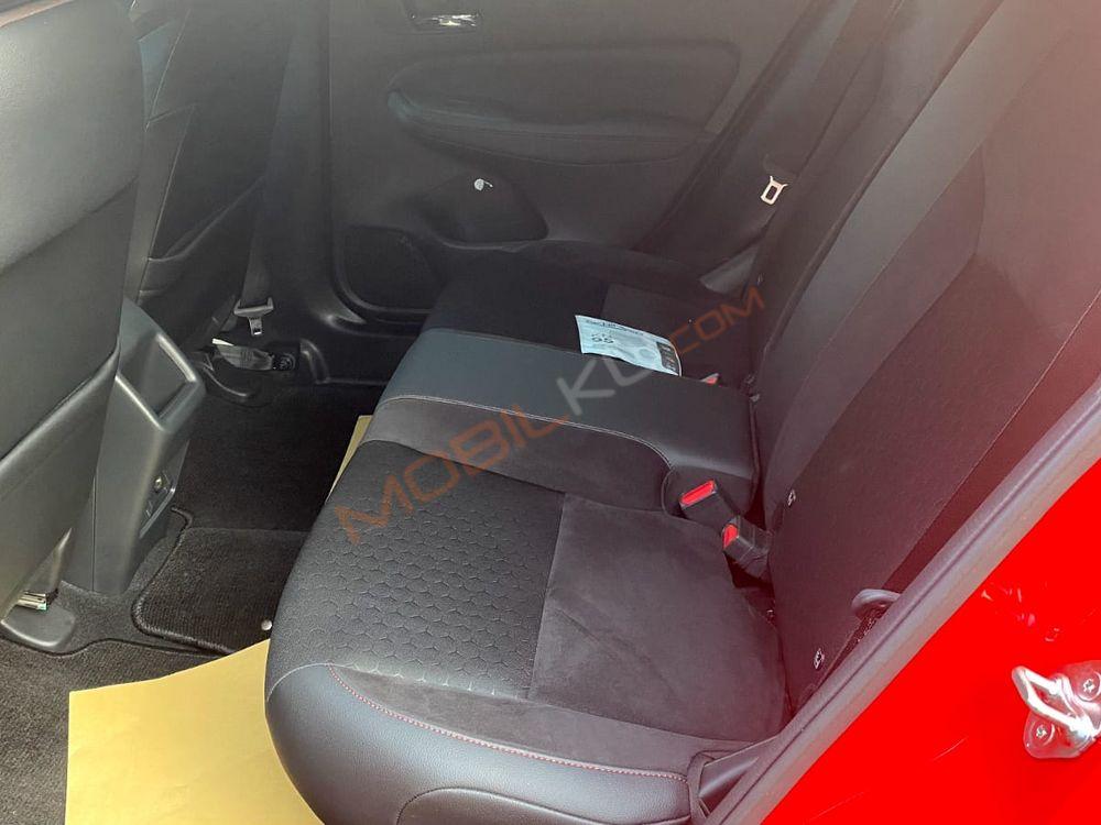 Mobil Honda Civic Hatchback 2021