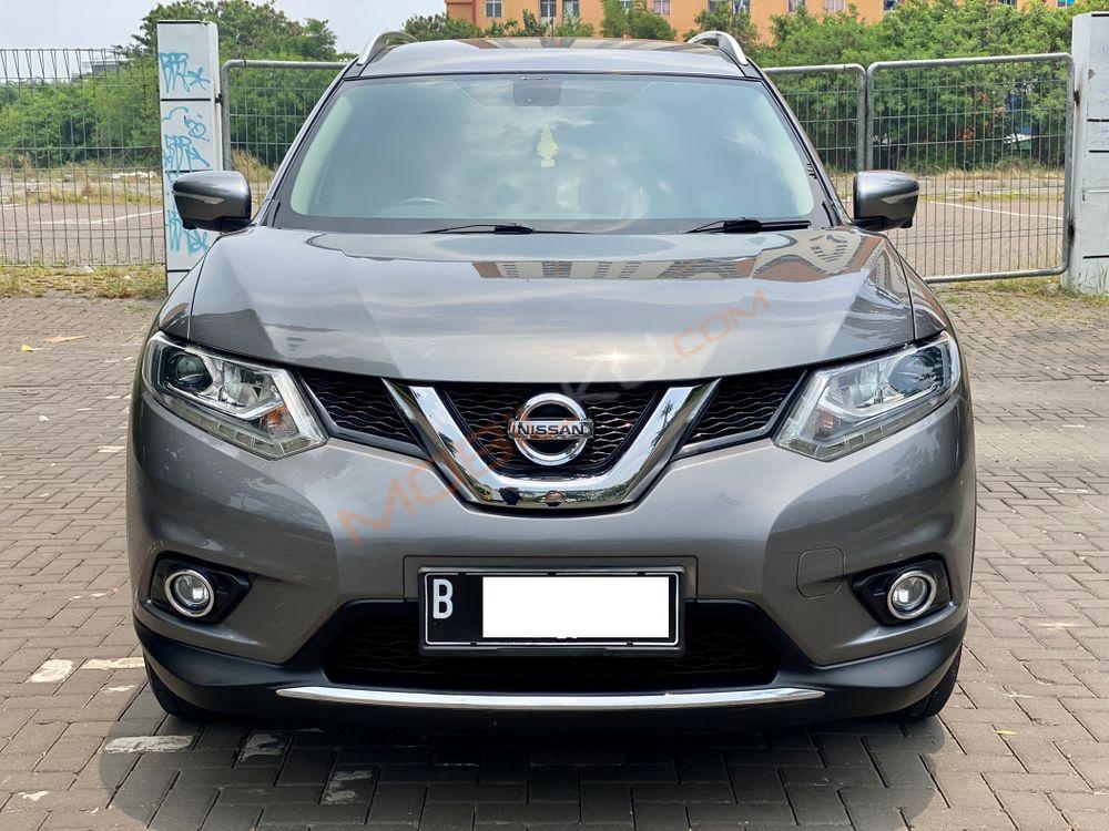 Mobil Nissan X-Trail 2015