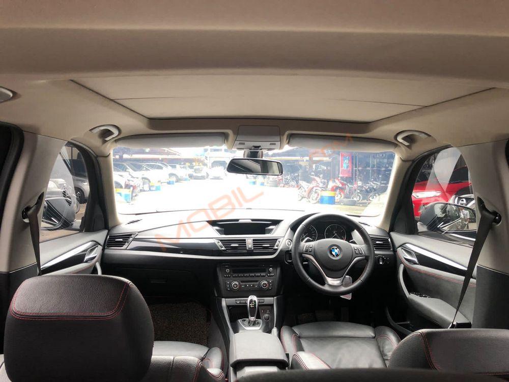 Mobil BMW X1 2013