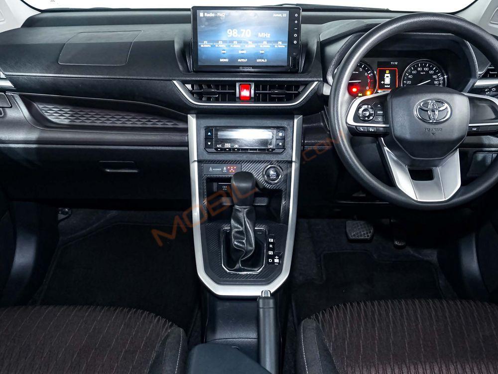 Mobil Toyota Avanza 2022