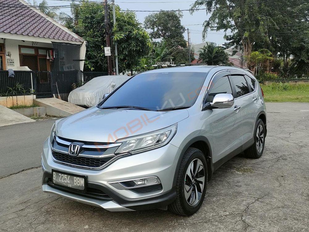 Mobil Honda CR-V 2015
