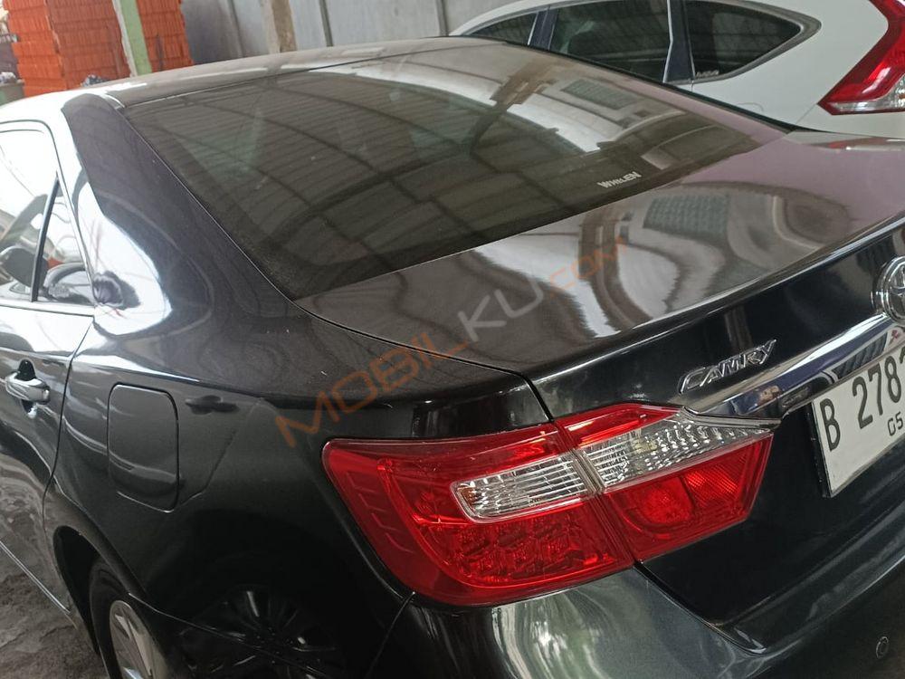 Mobil Toyota Camry 2013
