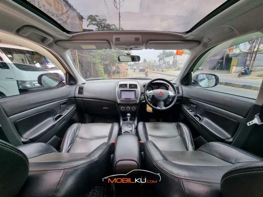 Mobil Mitsubishi Outlander Sport 2013