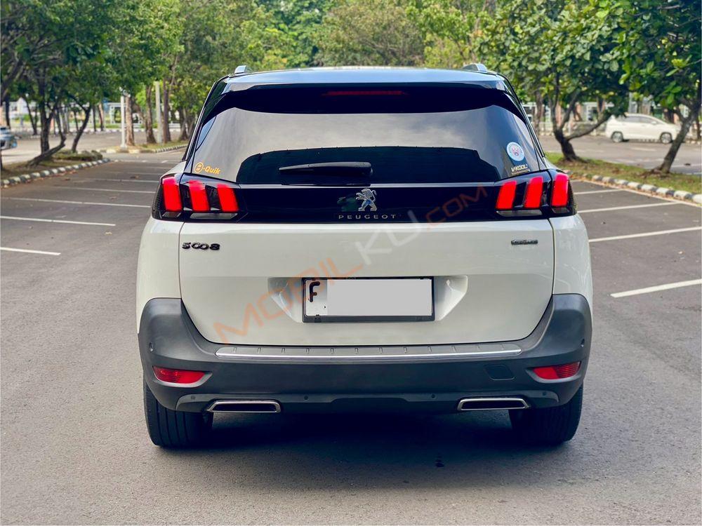 Mobil Peugeot 5008 2019