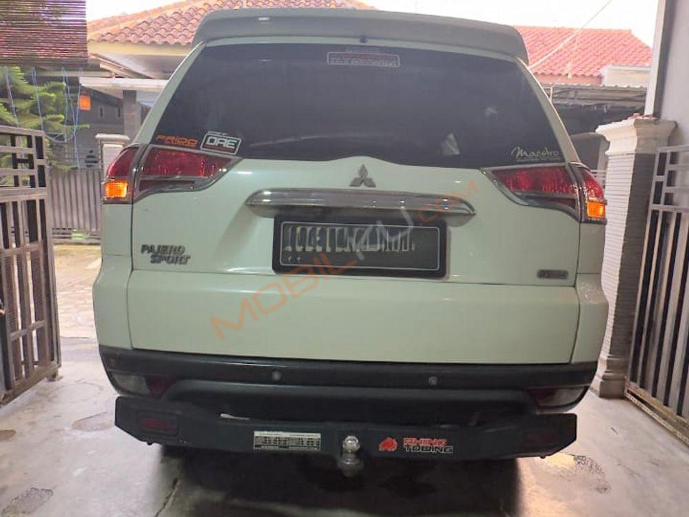 Mobil Mitsubishi Pajero Sport 2015
