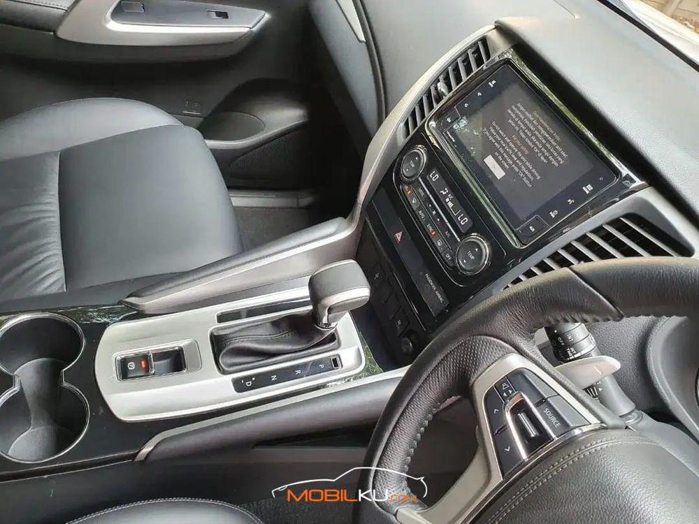 Mobil Mitsubishi Pajero Sport 2019