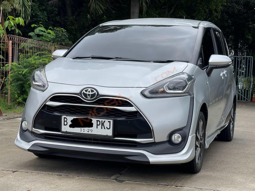 Mobil Toyota Sienta 2019