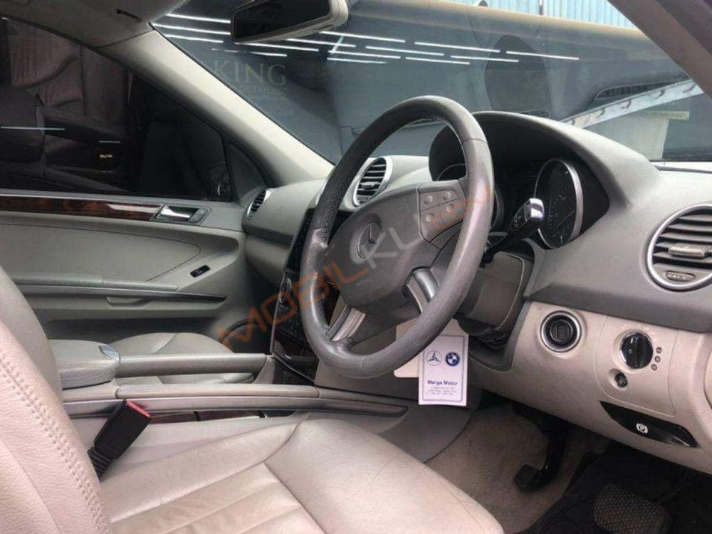 Mobil Mercedes-Benz ML 2006