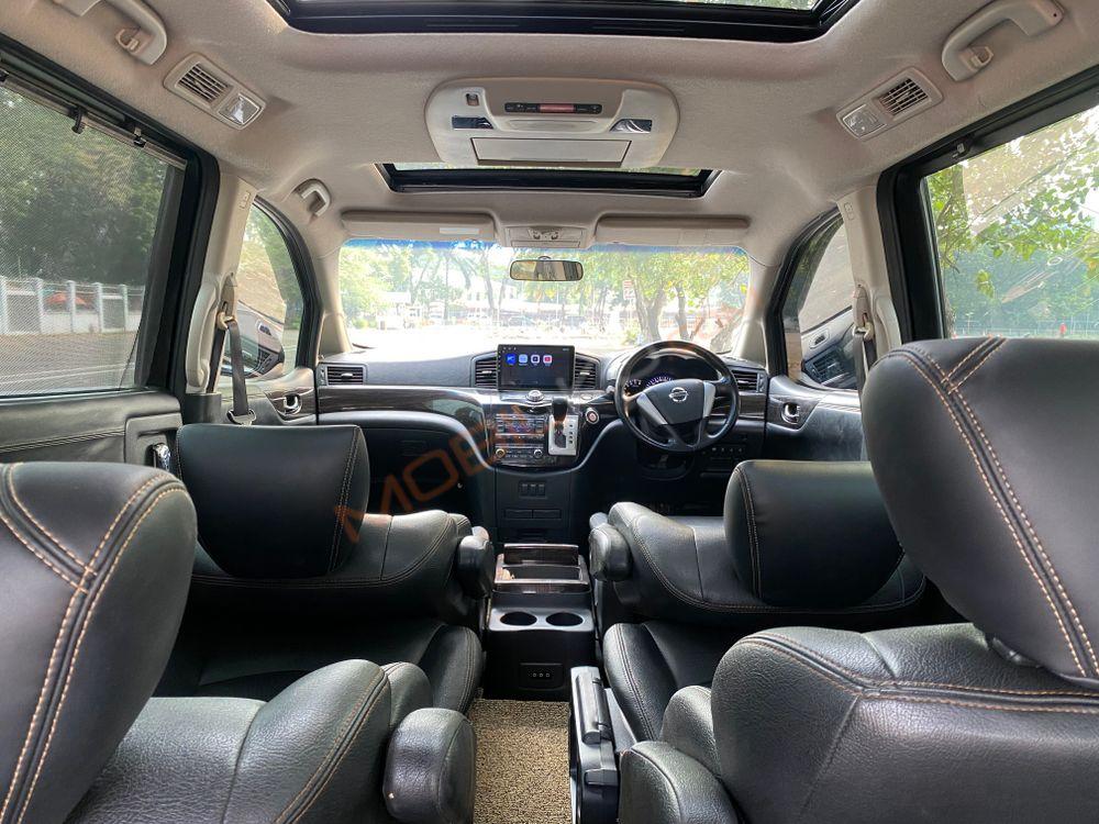 Mobil Nissan Elgrand 2013