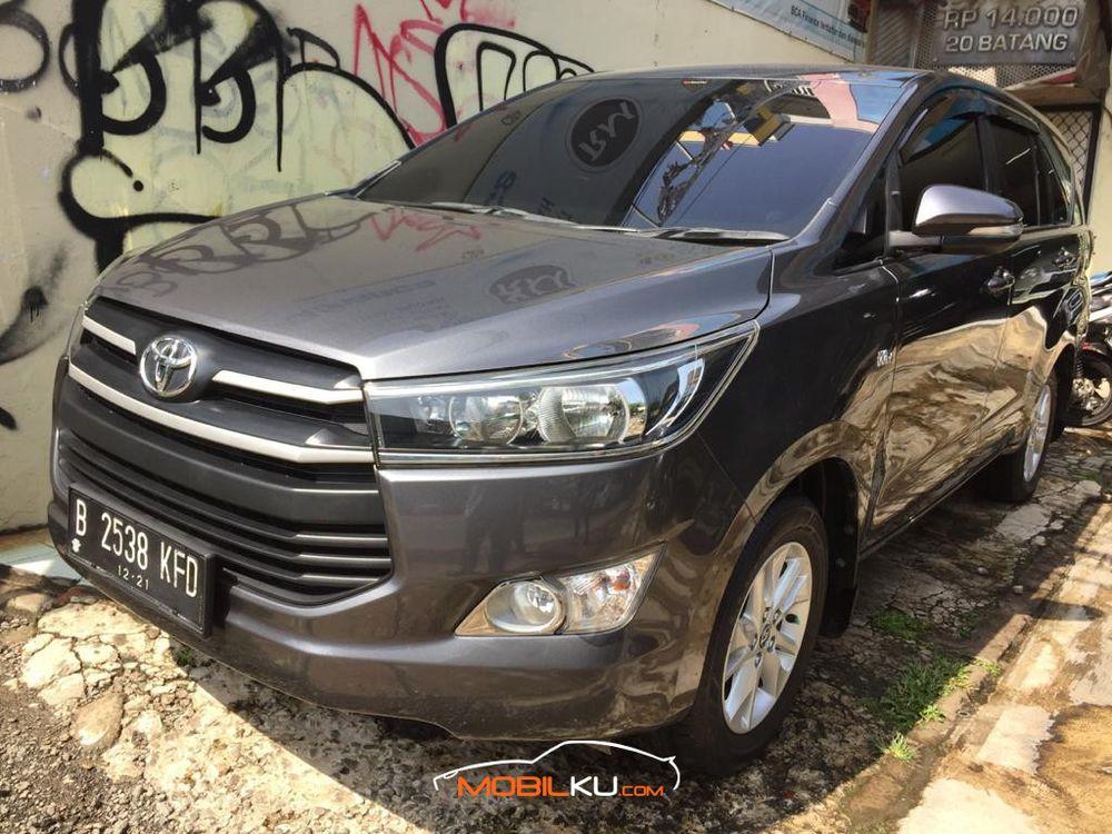 Mobil Toyota Kijang Innova 2016