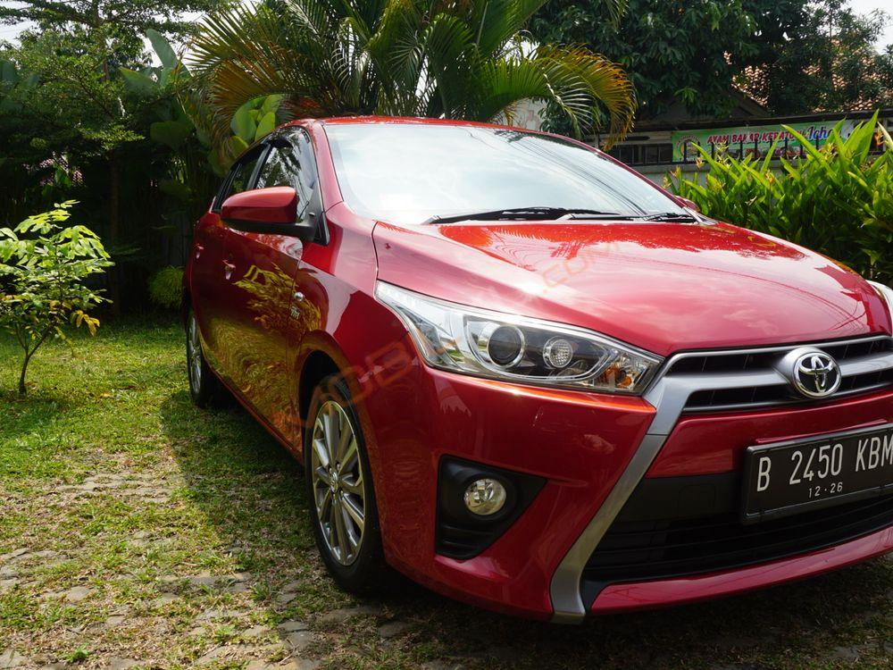 Mobil Toyota Yaris 2016