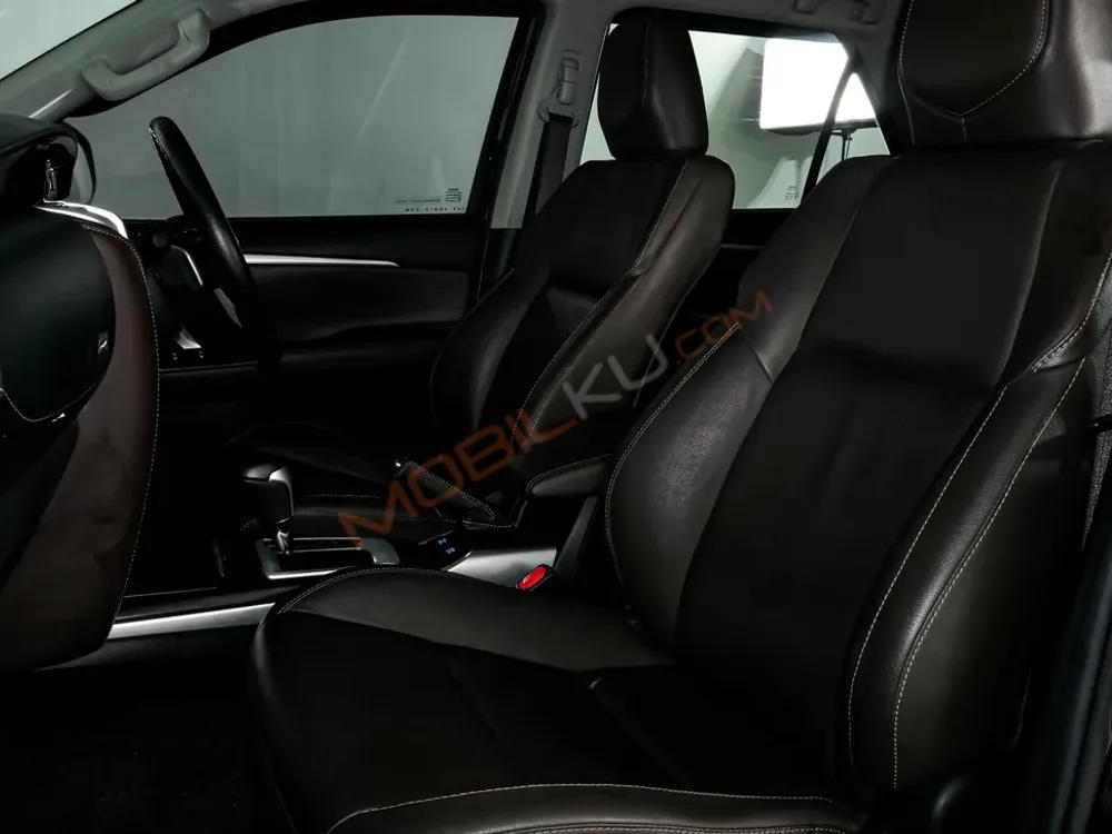 Mobil Toyota Fortuner 2018